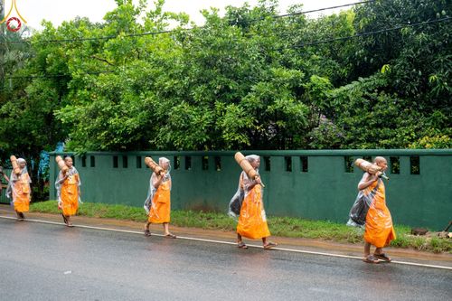 ภาพ No.140890:PhotoStory มหาศรัทธา ธรรมยาตราศรีลังกา EP.5 โครงการสยาม-ลังกา ธรรมยาตรา ฉลองเทศกาลวิสาขบูชาแห่งชาติ ศรีลังกา บูชาธรรม 80 ปีหลวงพ่อธัมมชโย เส้นทางจาก เมืองดัมบูลลา ไปยัง เมืองมาตะเล ตั้งแต่วันที่ 17-20 พฤษภาคม พ.ศ.2567