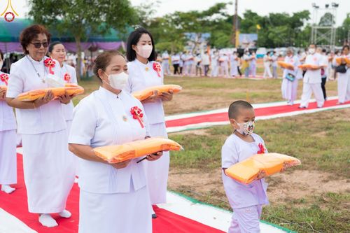 ภาพ No.84332:พิธีทอดผ้าป่า พิธีอัญเชิญปฐมรัตนปฐวี และพิธีตอกเสาเข็มต้นสุดท้าย เพื่อสถาปนาอาคาร 80 ปี หลวงพ่อธัมมชโย ณ ศูนย์ปฏิบัติธรรมวิหารแดง ตำบลเจริญธรรม อำเภอวิหารแดง จ.สระบุรี  วันที่ 23 กรกฎาคม พ.ศ. 2566