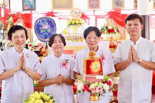 ภาพ No.254967:วันที่ 12 ตุลาคม พ.ศ. 2568 พิธีทอดกฐินสามัคคีทั่วไทย 30,000 วัด โดยคณะศิษยานุศิษย์ บูชาธรรม 81 ปี หลวงพ่อธัมมชโย ณ วัดสุทธาวาส กรุงเทพมหานคร