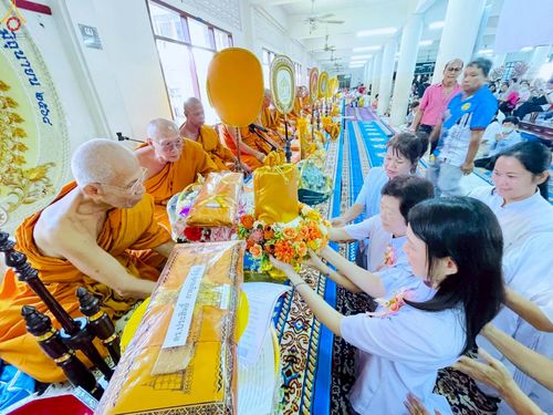 ภาพ No.260750:วันที่ 19 ตุลาคม พ.ศ. 2568 พิธีทอดกฐินสามัคคีทั่วไทย 30,000 วัด โดยคณะศิษยานุศิษย์ บูชาธรรม 81 ปี หลวงพ่อธัมมชโย ณ วัดไตรมิตรวราราม ต.ปากคลองบางปลากด อ.พระสมุทรเจดีย์ จ.สมุทรปราการ