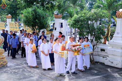 ภาพ No.179467:พิธีทอดกฐิน ณ วัดทุ่งเข็น จ.สุพรรณบุรี ในโครงการกฐินสามัคคีทั่วไทย 30,000 วัด บูชาธรรม 80 ปี หลวงพ่อธัมมชโย โดยคณะศิษยานุศิษย์วัดพระธรรมกาย วันที่ 27 ตุลาคม พ.ศ. 2567