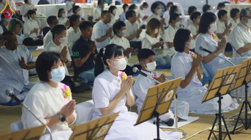 ภาพ No.108045:พิธีถวายภัตตาหารเป็นสังฆทาน แด่คณะพระธรรมยาตราฯ ในโครงการธรรมยาตรากตัญญูบูชา มหาปูชนียาจารย์ พระมงคลเทพมุนี(สด จนฺทสโร) พระผู้ปราบมาร อนุสรณ์สถาน 7 แห่ง ปีที่ 12 วันที่ 8 มกราคม พ.ศ. 2567 ณ อนุสรณ์สถานมหาวิหารพระมงคลเทพมุนี (โลตัสแลนด์) อ.สองพี่น้อง จ.สุ