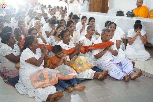 ภาพ No.264870:วันที่ 18 ตุลาคม พ.ศ. 2568 กฐินสมทบต่างประเทศ บูชาธรรม 81 ปี  หลวงพ่อธัมมชโย วัดพระธรรมกาย  ณ วัดกาลัลปิติยะ ปุราณะ วิหาร ประเทศศรีลังกา 