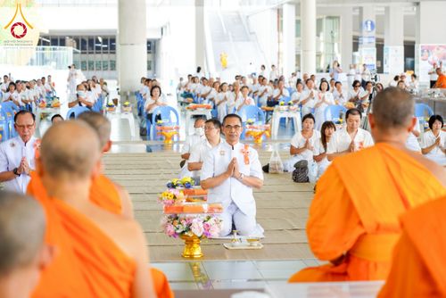 ภาพ No.214698:วันเสาร์ที่ 5 เมษายน พ.ศ. 2568 พิธีถวายภัตตาหารเมนูสวรรค์ "เพื่อการบรรลุธรรม" ณ หอฉันคุณยายอาจารย์ฯ วัดพระธรรมกาย