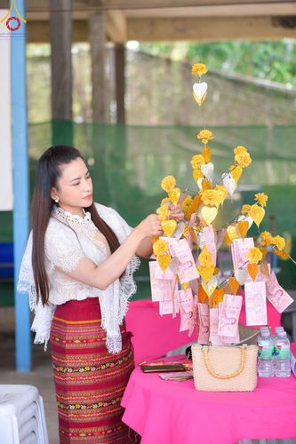 ภาพ No.104622:ทอดผ้าป่าสามัคคี เพื่อสมทบทุนสร้างหอฉัน ๑๑๓ ปี คุณยายอาจารย์มหารัตนอุบาสิกาจันทร์ขนนกยูง ครั้งที่ ๗ ในวันอาทิตย์ ที่ ๒๘ เมษายน พ.ศ. ๒๕๖๗ ณ ศูนย์การศึกษาจอมบึง ต.รางบัว อ.จอมบึง จ.ราชบุรี