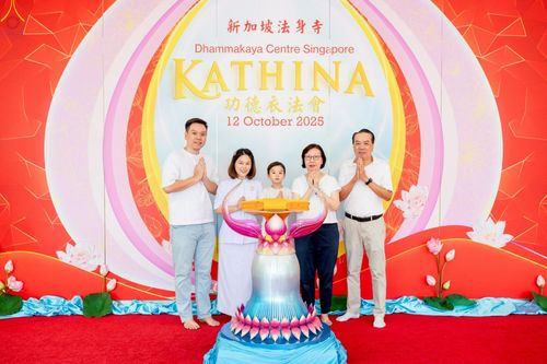 ภาพ No.254214:วันที่ 12 ตุลาคม พ.ศ. 2568 พิธีทอดกฐินสามัคคีวัดพระธรรมกายสิงคโปร์  新加坡法身寺功德衣法会 Dhammakaya Centre Singapore Kathina Ceremony  