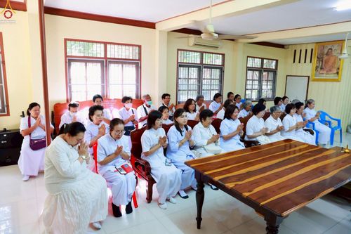 ภาพ No.269592:วันที่ 8 ตุลาคม พ.ศ. 2568 พิธีถวายปัจจัยสมทบกฐิน ในโครงการทอดกฐินสามัคคีทั่วไทย 30,000 วัด โดยคณะศิษยานุศิษย์ บูชาธรรม 81 ปี หลวงพ่อธัมมชโย