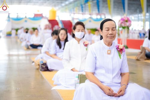 ภาพ No.148886:พิธีปฎิบัติธรรมและ พิธีจุดเทียนใจ ไฟนิรันดร์ อนันตชัย วันอาทิตย์ที่ 11 สิงหาคม พ.ศ. 2567 วัดพระธรรมกาย จ.ปทุมธานี