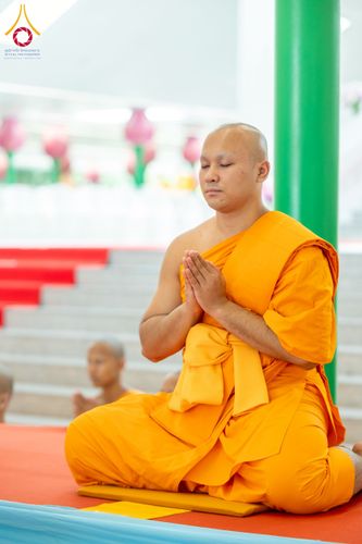 ภาพ No.223696:วันอาทิตย์ที่ 11 พฤษภาคม พ.ศ. 2568 พิธีอุปสมบทสามเณรเปรียญธรรมอุปสมบทอุทิศชีวิต 9 รูป อุบาสก 1 ท่าน ณ อุโบสถพระไตรปิฏกวัดพระธรรมกาย