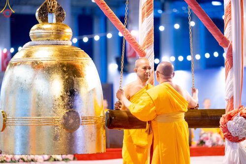 ภาพ No.160946:พิธีฉลองชัยสวดมนต์บทธัมมจักกัปปวัตนสูตร ครบ 6,788,140,140 จบ ณ มหารัตนวิหารคด วัดพระธรรมกาย วันที่ 10 ตุลาคม พศ. 2567