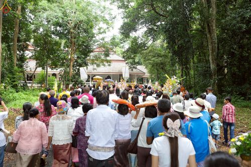 ภาพ No.265474:วันที่ 24 ตุลาคม พ.ศ. 2568 พิธีทอดกฐินสามัคคีทั่วไทย ณ วัดศานติไมตรี ต.ขุนทะเล  อ.เมือง จ.สุราษฎร์ธานี โดยคณะศิษยานุศิษย์ บูชาธรรม 81 ปี หลวงพ่อธัมมชโย