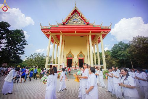 ภาพ No.173458:พิธีทอดกฐิน ณ วัดเขาบายศรี จ.ชลบุรี ในโครงการกฐินสามัคคีทั่วไทย 30,000 วัด บูชาธรรม 80 ปี หลวงพ่อธัมมชโย โดยคณะศิษยานุศิษย์วัดพระธรรมกาย วันที่ 1 พฤศจิกายน พ.ศ. 2567