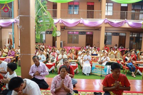 ภาพ No.175172:พิธีทอดกฐิน วัดเจริญสุขาราม จ.สมุทรสาคร ในโครงการกฐินสามัคคีทั่วไทย 30,000 วัด บูชาธรรม 80 ปี หลวงพ่อธัมมชโย โดยคณะศิษยานุศิษย์วัดพระธรรมกาย วันที่ 10 พฤศจิกายน พ.ศ. 2567