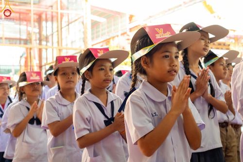 ภาพ No.203471:พิธีทอดผ้าป่าทำนุบำรุงศาสนสถาน ณ วัดตะเคียน ตำบลบางคูเวียง อำเภอบางกรวย จังหวัดนนทบุรี ในโครงการธรรมยาตรา กตัญญูบูชา มหาปูชนียาจารย์ พระมงคลเทพมุนี(สด จนฺทสโร) พระผู้ปราบมาร อนุสรณ์สถาน 7 แห่ง ปีที่ 13 วันที่ 29 มกราคม พ.ศ. 2568