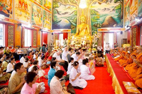 ภาพ No.253469:วันที่ 12 ตุลาคม พ.ศ. 2568 พิธีทอดกฐินสามัคคีทั่วไทย 30,000 วัด โดยคณะศิษยานุศิษย์ บูชาธรรม 81 ปี หลวงพ่อธัมมชโย ณ วัดแก้วแจ่มฟ้า เขตบางรัก กรุงเทพฯ