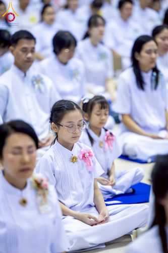 ภาพ No.215664:วันอาทิตย์ต้นเดือนที่ 6 เมษายน พ.ศ. 2568 พิธีทอดผ้าป่าสมทบ เพื่องานถวายมหาสังฆทาน 40,000 กว่าวัดทั่วประเทศ ณ สภาธรรมกายสากล วัดพระธรรมกาย