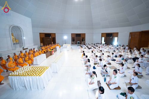 ภาพ No.174367:พิธีทอดกฐินกตัญญูบูชาธรรม ณ ศูนย์ปฏิบัติธรรมพระมงคลเทพมุนี อ.สองพี่น้อง จ.สุพรรณบุรี ในโครงการกฐินสามัคคีทั่วไทย 30,000 วัด บูชาธรรม 80 ปี หลวงพ่อธัมมชโย โดยคณะศิษยานุศิษย์วัดพระธรรมกาย วันที่ 10 พฤศจิกายน พ.ศ. 2567