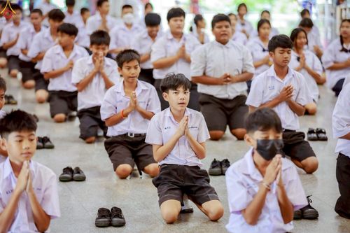 ภาพ No.246351:วันที่ 8-9 กันยายน พ.ศ. 2568 ศูนย์ปฏิบัติธรรมสมุทรปราการ นำทีมจัดอบรมโครงการอบรมคุณธรรม , จริยธรรม ในหัวข้อ การค้นพบศักยภาพในตนเอง เพื่อพัฒนานิสัย ผ่านนวัตกรรมความดีสากล ณ โรงเรียนวัดราษฎ์บูรณะ ต.บางปลา อ.บางพลี จ.สมุทรปราการ