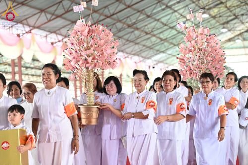 ภาพ No.161994:พิธีทอดผ้าป่า ในวันออกพรรษา ณ พุทธอุทยานนานาชาติ จังหวัดหนองคาย วันพฤหัสบดีที่ 17 ตุลาคม พ.ศ. 2567