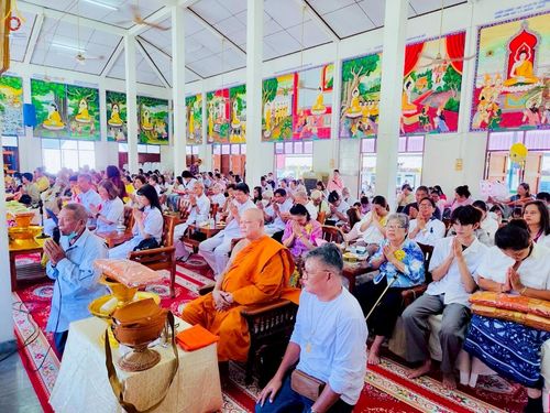 ภาพ No.254405:วันที่ 12 ตุลาคม พ.ศ. 2568 พิธีทอดกฐินสามัคคีทั่วไทย 30,000 วัด โดยคณะศิษยานุศิษย์ บูชาธรรม 81 ปี หลวงพ่อธัมมชโย ณ วัดหอมศีล ตำบลบางพลีน้อย  อำเภอบางบ่อ จังหวัดสมุทรปราการ