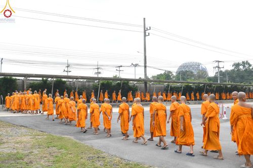 ภาพ No.169723:พิธีถวายภัตตาหารเมนูสวรรค์ "เพื่อการบรรลุธรรม" เนื่องในวันลอยกระทง (ขึ้น 15 ค่ำ เดือน 12) วันศุกร์ที่ 15 พฤศจิกายน พ.ศ. 2567 ณ หอฉันคุณยายอาจารย์ฯ วัดพระธรรมกาย