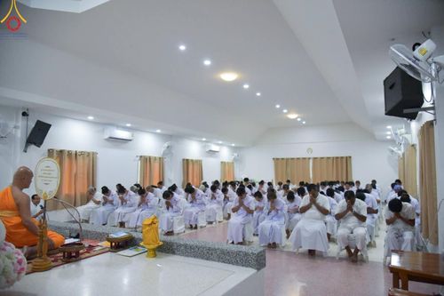 ภาพ No.155372:โครงการอุบาสกแก้ว อุบาสิกาแก้ว รุ่นที่ 2 ตัวแทนทอดกฐินสามัคคีทั่วไทย 30,000 วัด บูชาธรรม 80 ปี หลวงพ่อธัมมชโย ศูนย์ปฏิบัติธรรมเพชรบูรณ์ ต.นาป่า อ.เมือง จ.เพชรบูรณ์