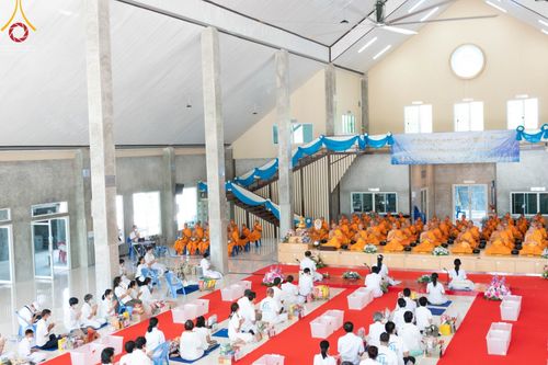 ภาพ No.86005:งานบุญครบรอบ 12 ปี ณ ศูนย์อบรมเยาวชนนครปฐม วันเสาร์ ที่ 19 สิงหาคม พ.ศ. 2566 พิธีทอดผ้าป่าบำรุงศูนย์ และพิธีเจริญพระพุทธมนต์ ฉลองหอฉันคุณยายฯ ประธานสงฆ์  พระมหาคมสัน  ธมฺมาสนฺโน ประธานบุญพิธี กัลฯสุนทรินทร์  จันทนา และคณะเจ้าภาพจังหวัดนครปฐม