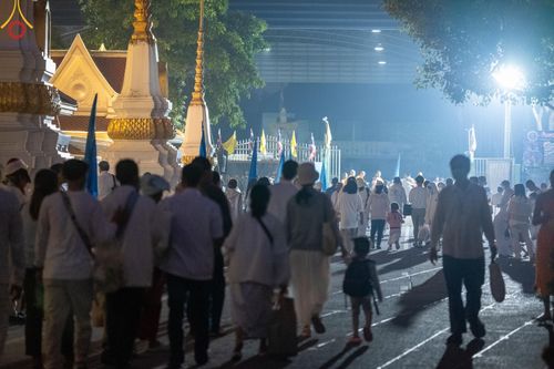 ภาพ No.197595:พิธีตักบาตรพระธรรมยาตรา ณ อนุสรณ์สถานลำดับที่ 4 สถานที่เกิดด้วยกายธรรม วัดโบสถ์(บน) ต.บางคูเวียง จ.นนทบุรี ในโครงการธรรมยาตรา กตัญญูบูชา มหาปูชนียาจารย์ พระมงคลเทพมุนี(สด จนฺทสโร) พระผู้ปราบมาร อนุสรณ์สถาน 7 แห่ง ปีที่ 13 วันที่ 19 มกราคม พ.ศ. 2568