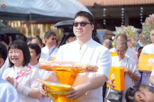 ภาพ No.265044:วันที่ 8 ตุลาคม พ.ศ. 2568 พิธีทอดกฐินสามัคคีทั่วไทย 30,000 วัด โดยคณะศิษยานุศิษย์ บูชาธรรม 81 ปี หลวงพ่อธัมมชโย ณ วัดอ้อมน้อย อ.กระทุ่มแบน จ.สมุทรสาคร