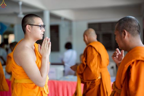 ภาพ No.233483:วันจันทร์ที่ 7 กรกฎาคม พ.ศ. 2568 จังหวัดบุรีรัมย์รวมใจ สัมมนาคณะสงฆ์ เพื่อฟื้นฟูพระพุทธศาสนา  โครงการทอดกฐินสามัคคีทั่วไทย 30,000 วัด ประจำปีพุทธศักราช 2568 และพิธีถวายมหาสังฆทาน 300 กว่าวัด โดยคณะศิษยานุศิษย์ บูชาธรรม 81 ปี หลวงพ่อธัมมชโย  ณ วัดกลาง พระ