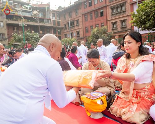 ภาพ No.209726:วันที่ 28 กุมภาพันธ์ พ.ศ.2568 พิธีเปิดโครงการบวชสามเณร พิธีถวายไทยธรรม พิธีขอขมามอบผ้าไตร  ณ เมืองปาตัน ประเทศเนปาล