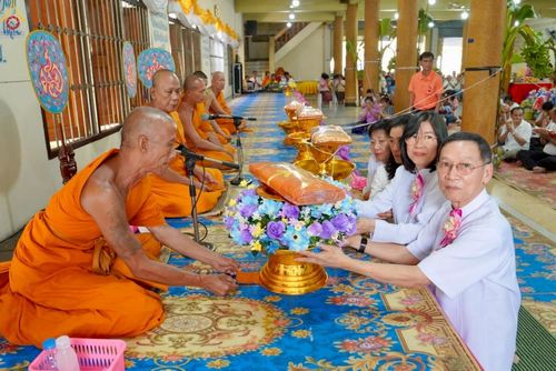 ภาพ No.277970:วันที่ 19 ตุลาคม พ.ศ. 2568 พิธีทอดกฐินสามัคคีทั่วไทย ณ วัดกลางคูเวียง อ.นครชัยศรี จ.นครปฐม โดยคณะศิษยานุศิษย์ บูชาธรรม 81 ปี หลวงพ่อธัมมชโย