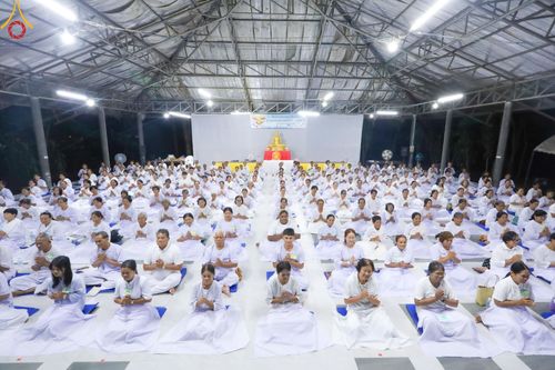 ภาพ No.158230:โครงการอบรมอุบาสก อุบาสิกาแก้ว  ตัวแทนทอดกฐิน 30,000 วัด ทั่วไทย บูชาธรรม 80 ปี หลวงพ่อธัมมชโย ระหว่างวันที่ 20-22 กันยายน พ.ศ. 2567 ณ จังหวัดบุรีรัมย์ รุ่นที่ 3