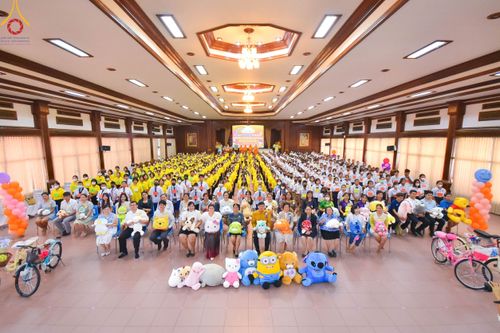 ภาพ No.103927:วันรวมพลังเด็กดี V-star ผู้นำฟื้นฟูศีลธรรมโลก จังหวัดจันทบุรี วันพุธที่ 13 ธันวาคม พ.ศ. 2566 ณ โรงเรียนศรียานุสรณ์จังหวัดจันทบุรี