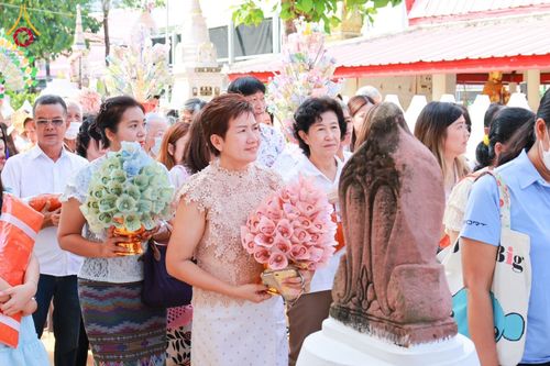 ภาพ No.178669:พิธีทอดกฐิน ณ วัดประดู่บางจาก แขวงปากคลอง ภาษีเจริญ กรุงเทพฯ ในโครงการกฐินสามัคคีทั่วไทย 30,000 วัด บูชาธรรม 80 ปี หลวงพ่อธัมมชโย โดยคณะศิษยานุศิษย์วัดพระธรรมกาย วันที่ 10 พฤศจิกายน พ.ศ. 2567