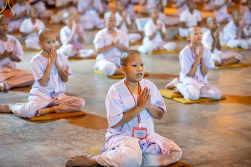 ภาพ No.214445:วันที่ 2 เมษายน พ.ศ.2568 นาคธรรมทายาท โครงการบรรพชาสามเณร ฟื้นฟูพระพุทธศาสนาทั่วไทย ปฎิบัติธรรม ณ วิหารคด 22 วัดพระธรรมกาย