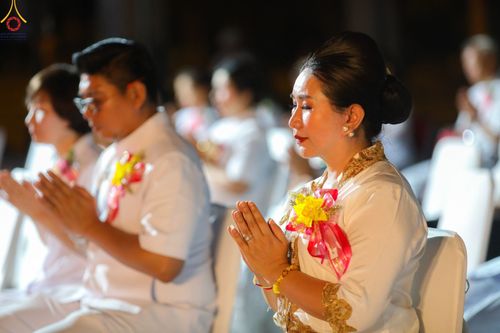 ภาพ No.104168:พิธีจุดประทีป ถวายเป็นพุทธบูชา สามเณรธรรมทายาทชาวอินโดนีเซียกว่า 1,000 รูป ณ มหาเจดีย์บุโรพุทโธ ประเทศอินโดนีเซีย ในวันที่ 23 ธันวาคม พ.ศ. 2566