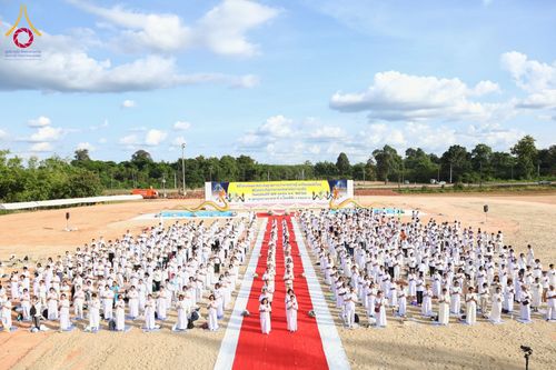 ภาพ No.162046:พิธีโปรยรัตนชาติ ลานอเนกประสงค์พญานาค 4 ตระกูล วันพฤหัสบดีที่ 17 ตุลาคม พ.ศ. 2567 ณ พุทธอุทยานนานาชาติ จังหวัดหนองคาย