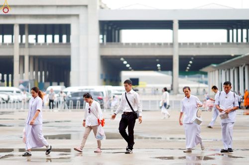 ภาพ No.243434:วันที่ 7 กันยายน พ.ศ. 2568 พิธีตักบาตร ข้าวสารอาหารแห้ง ในวันครูผู้ค้นพบวิชชาธรรมกาย ณ บ้านแก้วเรือนทองคุณยายฯ สภาธรรมกายสากล วัดพระธรรมกาย