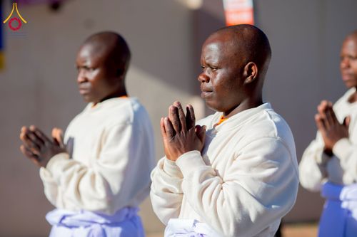 ภาพ No.231604:โครงการบรรพชาอุปสมบทหมู่ครั้งที่ 2 ณ วัดพระธรรมกายโจฮันเนสเบิร์ก ประเทศแอฟริกาใต้ วันอาทิตย์ 29 มิถุนายน พ.ศ. 2568