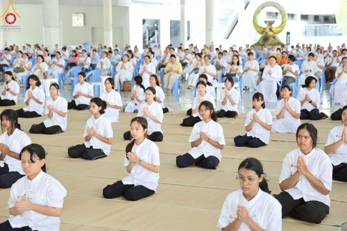 ภาพ No.217474:วันจันทร์ที่ 14 เมษายน พ.ศ. 2568 กิจกรรมสรงน่ำพระ สั่งสมบุญเนื่องในเทศกาลสงกรานต์ 14-16 เมษายน พ.ศ.2568 เวลา 06:00-13:00 น. ณ หอฉันคุณยายอาจารย์ฯ วัดพระธรรมกาย