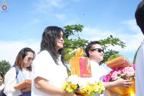 ภาพ No.167158:พิธีทอดกฐิน ณ วัดป่าสวนพฤกษชาติ ต.ทุ่งโพธิ์ อ.นาดี จ.ปราจีนบุรี ในโครงการกฐินสามัคคีทั่วไทย 30,000 วัด บูชาธรรม 80 ปี หลวงพ่อธัมมชโย โดยคณะศิษยานุศิษย์วัดพระธรรมกาย วันที่ 24 ตุลาคม พ.ศ. 2567