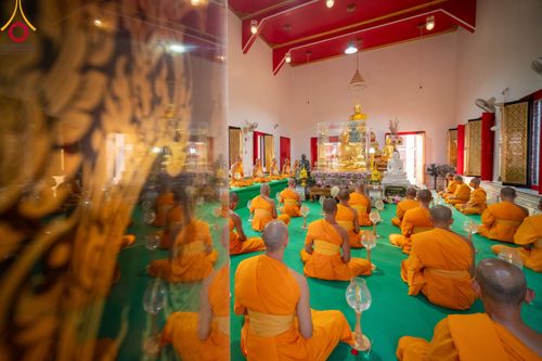 ภาพ No.111969:พิธีจุดประทีปถวายเป็นพุทธบูชา และบูชาธรรมมหาปูชนียาจารย์ พระมงคลเทพมุนี(สด จนฺทสโร) ในโครงการธรรมยาตรา กตัญญูบูชา มหาปูชนียาจารย์ พระมงคลเทพมุนี(สด จนฺทสโร) พระผู้ปราบมาร อนุสรณ์สถาน 7 แห่ง ปีที่ 12 วันที่ 14 มกราคม พ.ศ. 2567 ณ วัดสองพี่น้อง อ.สองพี่น้อง