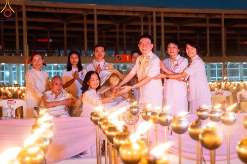 พิธีเวียนประทักษิณและจุดมาฆประทีป (ชุดที่ 2) ในวันมาฆบูชา เสาร์ที่ 24 กุมภาพันธ์ พ.ศ. 2567 ณ พระมหาธรรมกายเจดีย์ วัดพระธรรมกาย