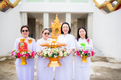 ภาพ No.164562:พิธีทอดกฐิน ณ วัดทางหลวง อ.บางซ้าย จ.พระนครศรีอยุธยา ในโครงการกฐินสามัคคีทั่วไทย 30,000 วัด บูชาธรรม 80 ปี หลวงพ่อธัมมชโย โดยคณะศิษยานุศิษย์วัดพระธรรมกาย วันที่ 20 ตุลาคม พ.ศ. 2567