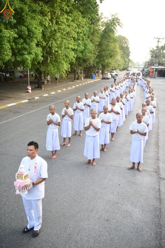 ภาพ No.135526:พิธีขอขมามอบผ้าไตร, พิธีบรรพชาสามเณร ในโครงการบรรพชาสามเณร ฟื้นฟูพระพุทธศาสนาทั่วไทย ณ วัดพระพุทธบาท ราชวรมหาวิหาร อ.พระพุทธบาท จ.สระบุรี วันที่ 6 เมษายน พ.ศ. 2567