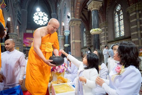 ภาพ No.271346:วันอาทิตย์ที่ 26 ตุลาคม พ.ศ. 2568 พิธีทอดกฐินสามัคคีวัดพระธรรมกายเนเธอร์แลนด์ กฐินเพื่อปฏิสังขรณ์ผนังรอบโบสถ์ อายุกว่า 135 ปี