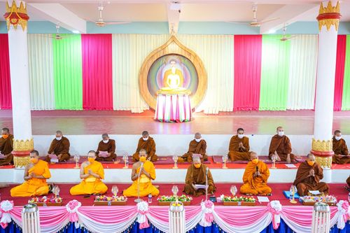 ภาพ No.76512:คณะสงฆ์และสามเณรบังกลาเทศ ปฎิบัติธรรมและจุดโคมประทีปถวายเป็นพุทธบูชา วันที่ 17 กุมภาพันธ์ พ.ศ. 2566