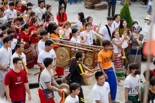 ภาพ No.93210:พิธีทอดกฐินสามัคคีทั่วไทย 5,000 วัด ณ วัดคลองชัน จ.ปทุมธานี วันที่ 12 พฤศจิกายน พ.ศ. 2566