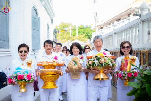 ภาพ No.178351:พิธีทอดกฐิน ณ วัดสระบัว แขวงรองเมือง เขตปทุมวัน กรุงเทพฯ ในโครงการทอดกฐินสามัคคีทั่วไทย 30,000 วัด บูชาธรรม 80 ปี หลวงพ่อธัมมชโย โดยคณะศิษยานุศิษย์วัดพระธรรมกาย วันที่ 10 พฤศจิกายน พ.ศ. 2567